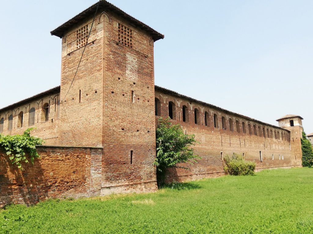 Il Castello di Scaldasole, uno dei tanti della Piccola Loira di Lombardia: la Lomellina